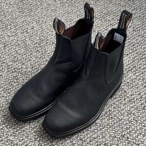 Blundstone Woman’s Black Leather Chelsea Boots